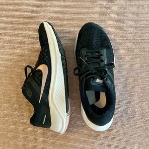 Nike Structure 23 Running Sneaker, Black with Rose Gold Check
